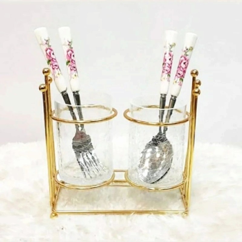 جا قاشق و چنگالی